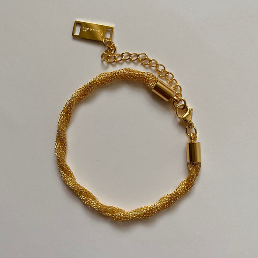 Anna Twisted Chain Bracelet | Elegant Women’s Jewelry Accessory